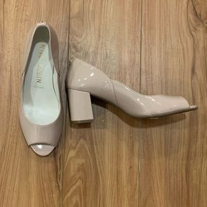 Anne Klein iflex patent nude peep toe pumps